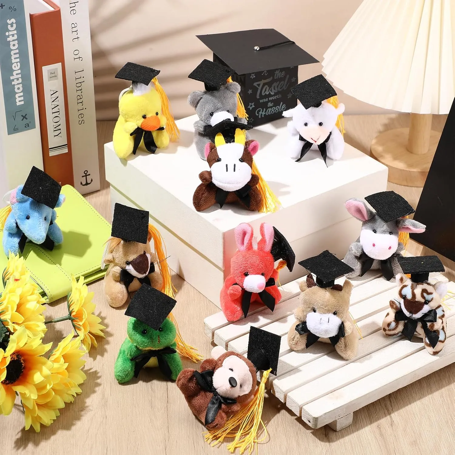 12 Pcs 2025 Grad Stuffed Animal Bulk Mini Graduation Plush Animal Toy with Cap Class of 2025 Stuffed Bear Keychain for Party Decoration Goodie Bag Filler Toy Carnival Prizes Exchange Gift