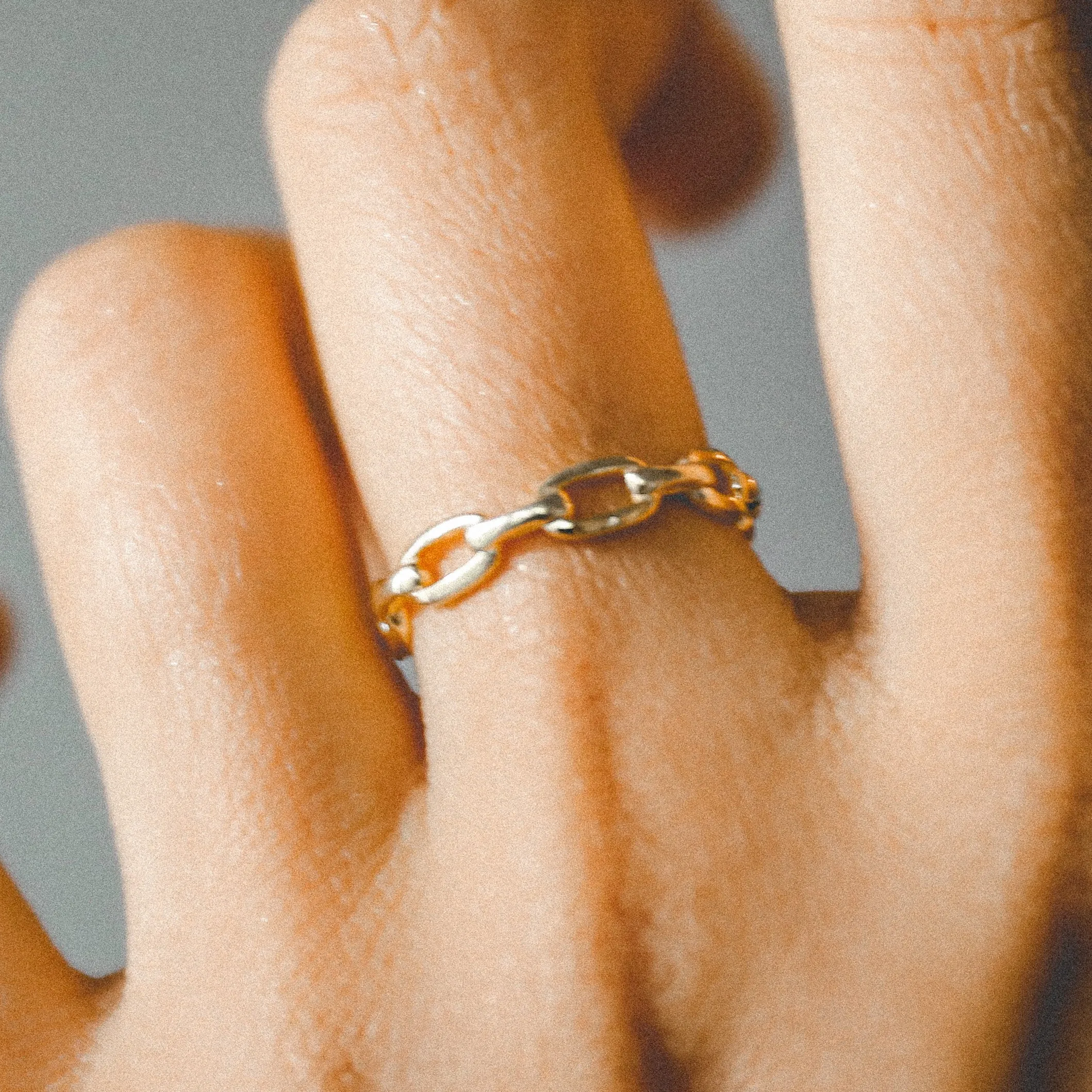 18K Dainty Chain Ring