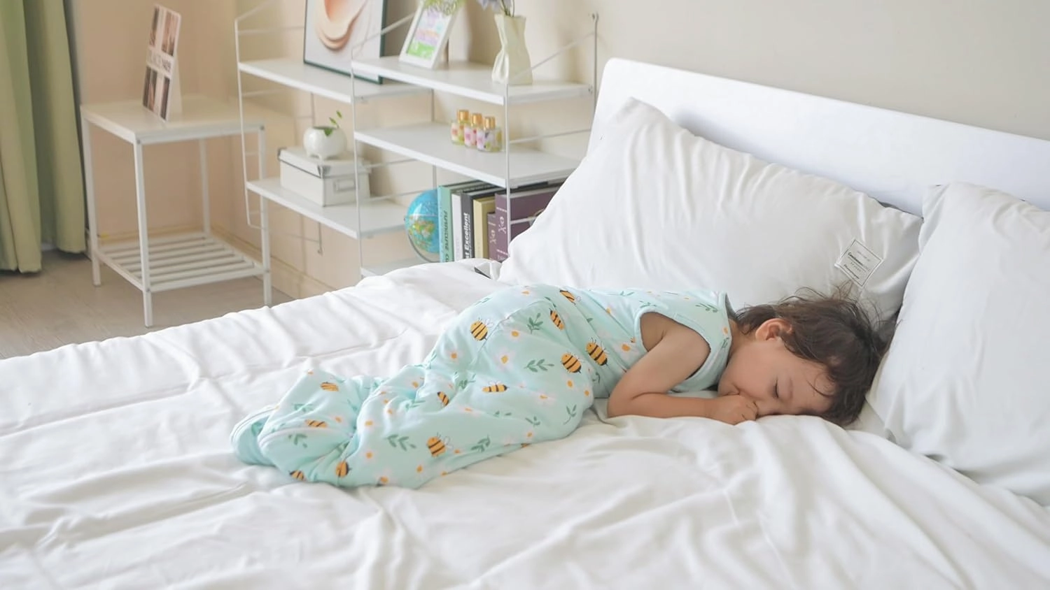 Baby Sleep Sack 18-36M 1.0 Tog 95% Rayon from Bamboo 5% Spandex Breathable Sleep Sacks Baby Quilted Wearable Blanket 2-Way Zipper Lightweight Little bee