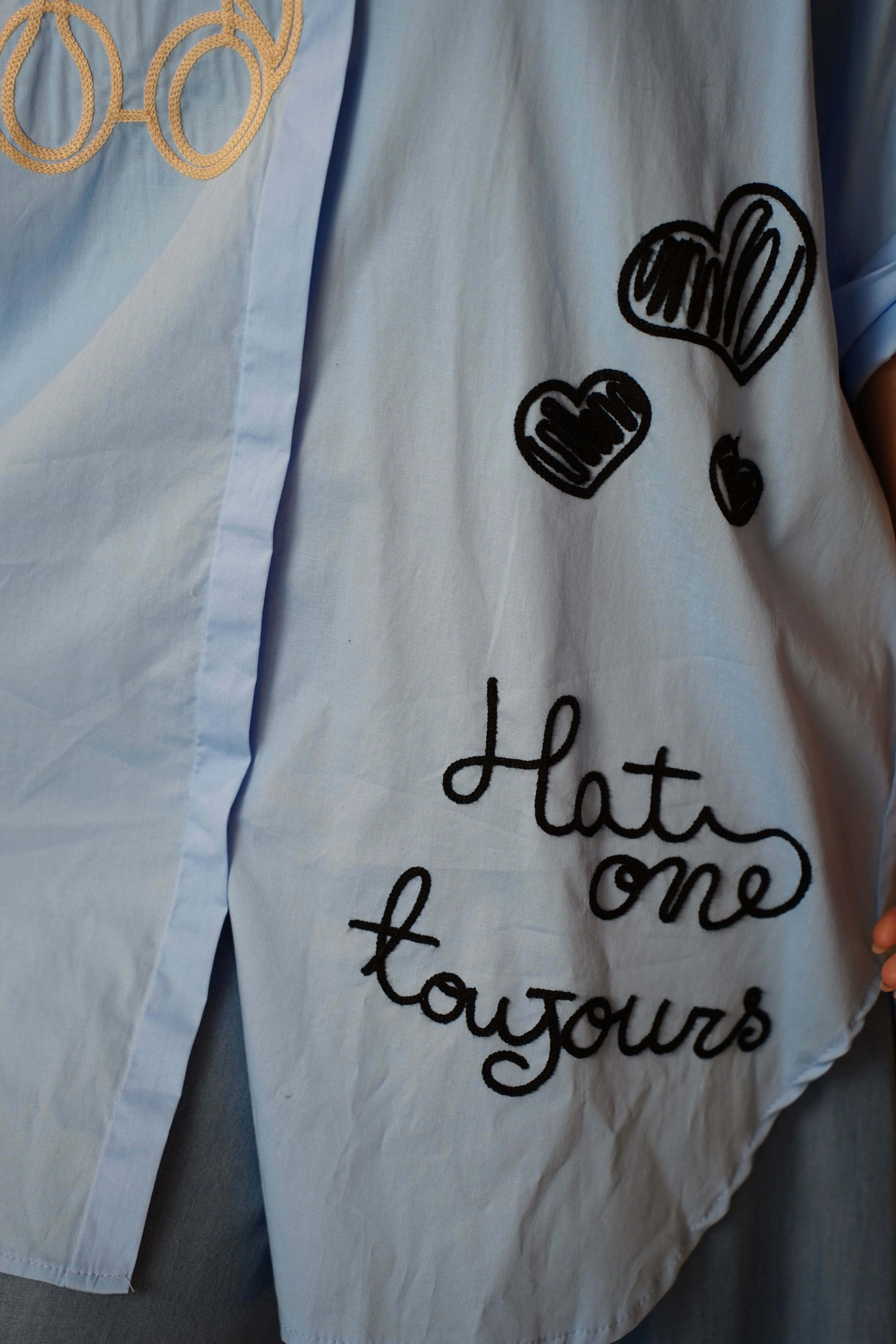 Daylin Oso Button Down – Playful Charm with an Oversized Fit