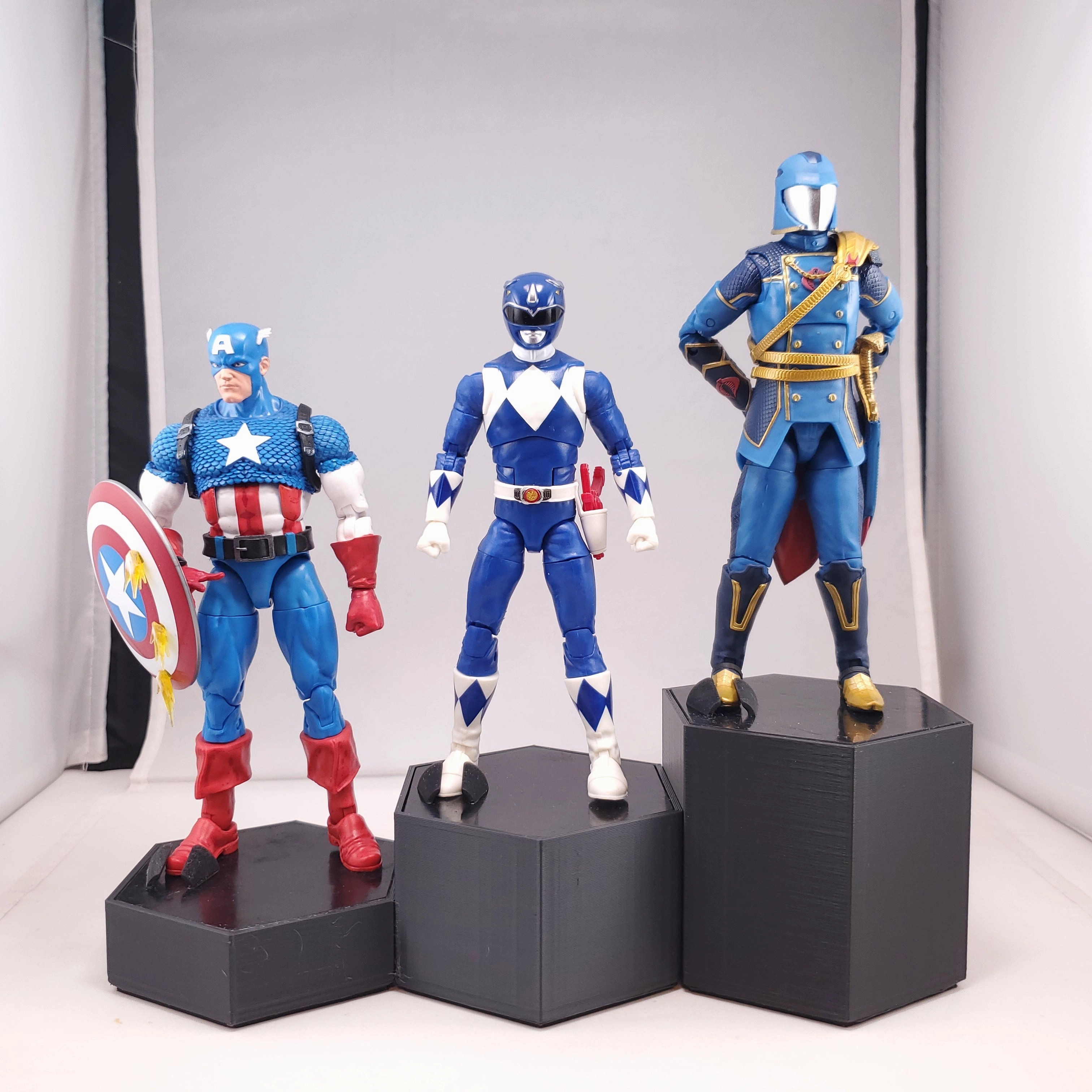 DispLayers: Action Figure Display Stands