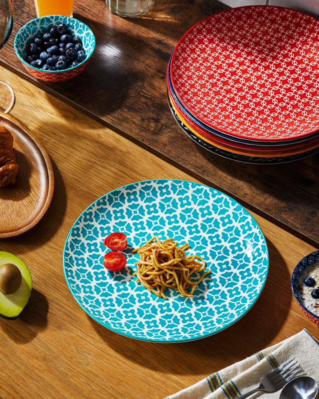 DOWAN 10.5" Large Dinner Plates Set of 6, Ceramic Salad Plate, Microwave, Oven & Dishwasher Safe, Colorful Design Perfect for Party Dessert, Wedding Appetizer, Birthday, Mothers Day Gifts