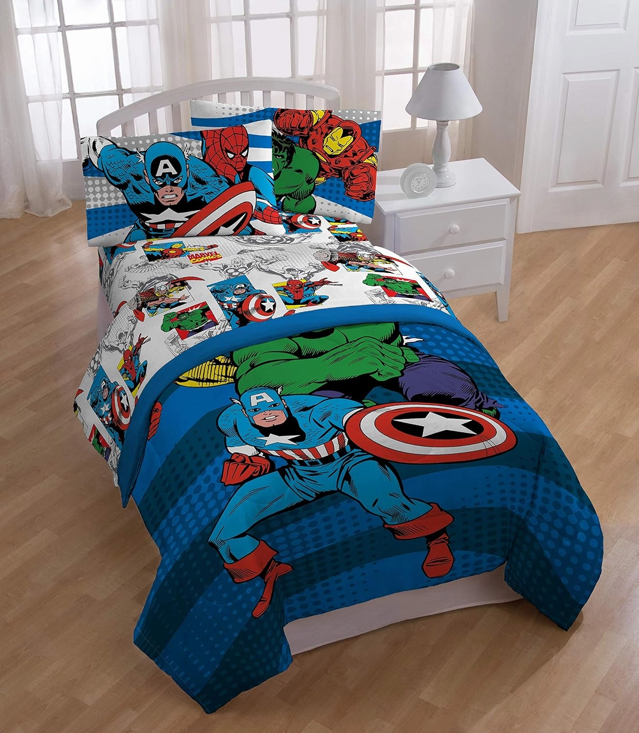 Jay Franco Marvel Comics Full Sheet Set-Features Captain America, Hulk, Iron Man, Spiderman, and Thor, Good Guys Blue