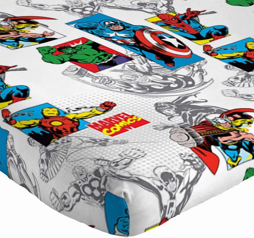 Jay Franco Marvel Comics Full Sheet Set-Features Captain America, Hulk, Iron Man, Spiderman, and Thor, Good Guys Blue