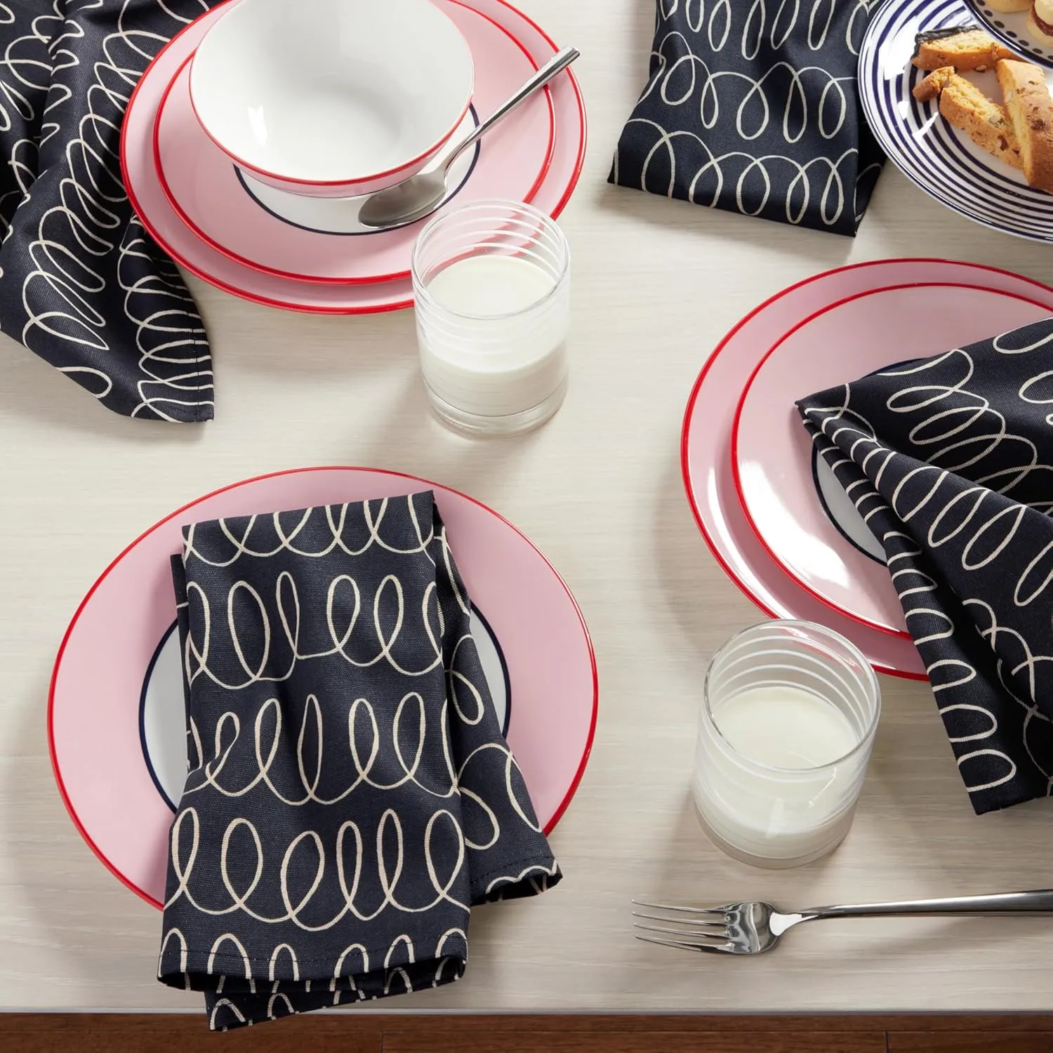 kate spade new york in The Loop Cloth Napkins 4-Pack Set, 100% Cotton, Machine Washable, Black/Beige, 20"x20"