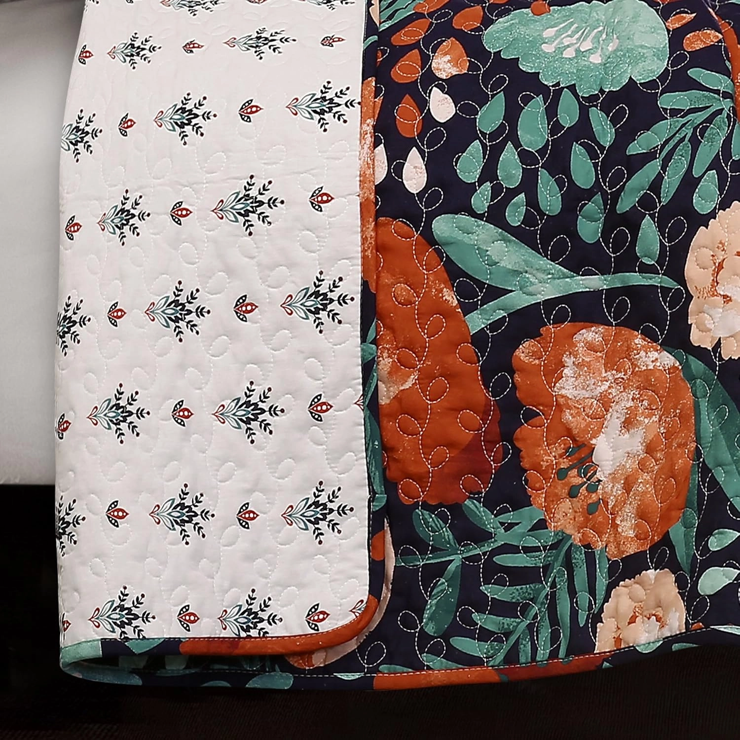 Lush Decor 3 Piece Poppy Garden Quilt Set, King, Navy