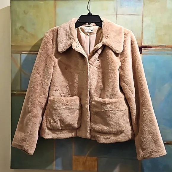 NWT Alice Rose lined fluffy jacket with front pockets