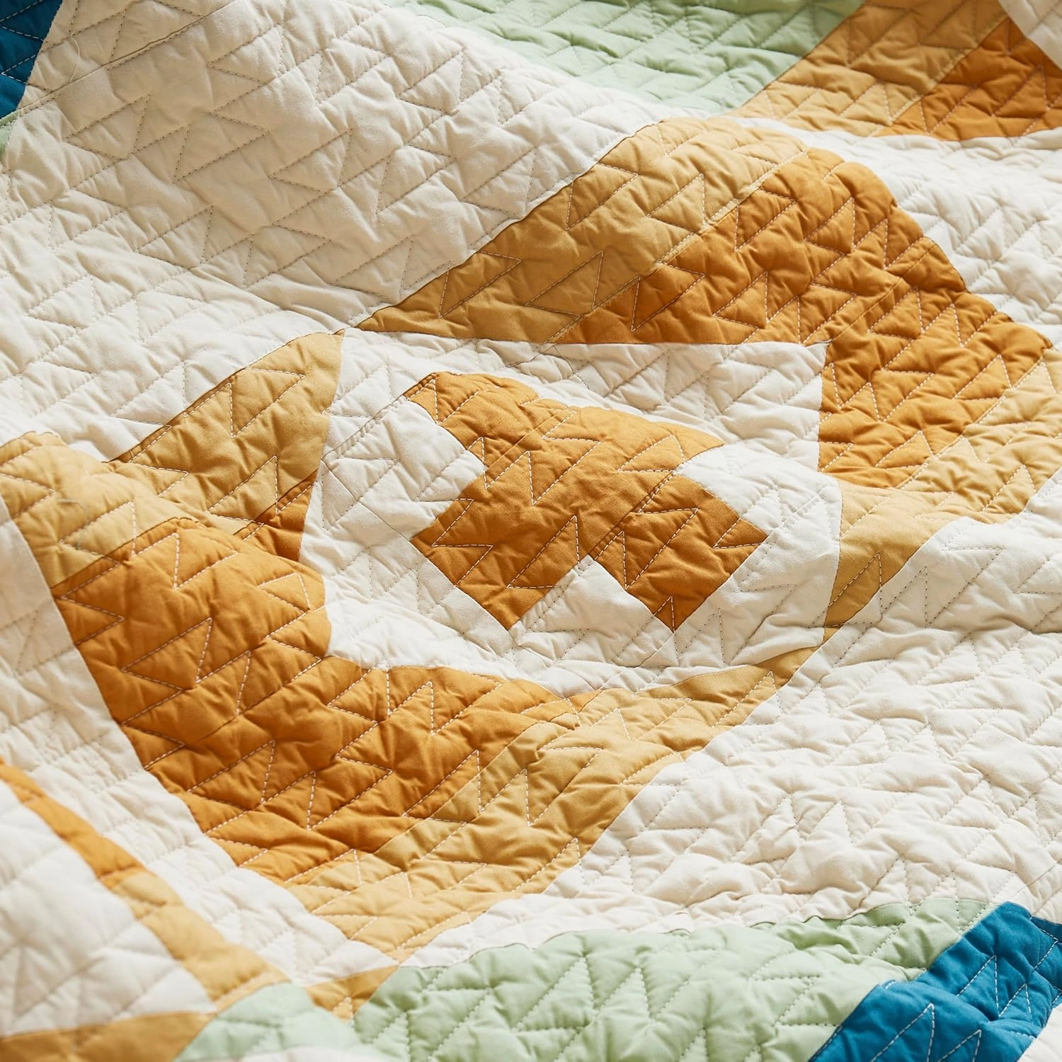 PENDLETON Solstice Canyon Quilt Set - Cotton Quilt with Colorful Canyon-Inspired Design, Machine Washable, Reversible, Includes Shams, Available in Twin, Full/Queen and King Sizes (King)