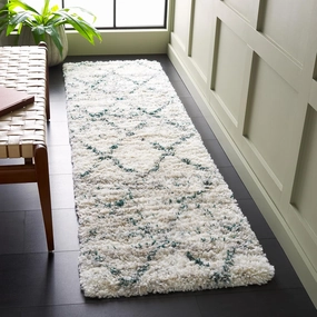 SAFAVIEH Fontana Shag 800 Collection Runner Rug - 8' Runner, Green & Ivory, Shag & Flokati Design, Ideal for High Traffic Areas in Hallway, Bathroom & Kitchen (FNT886Y-28)