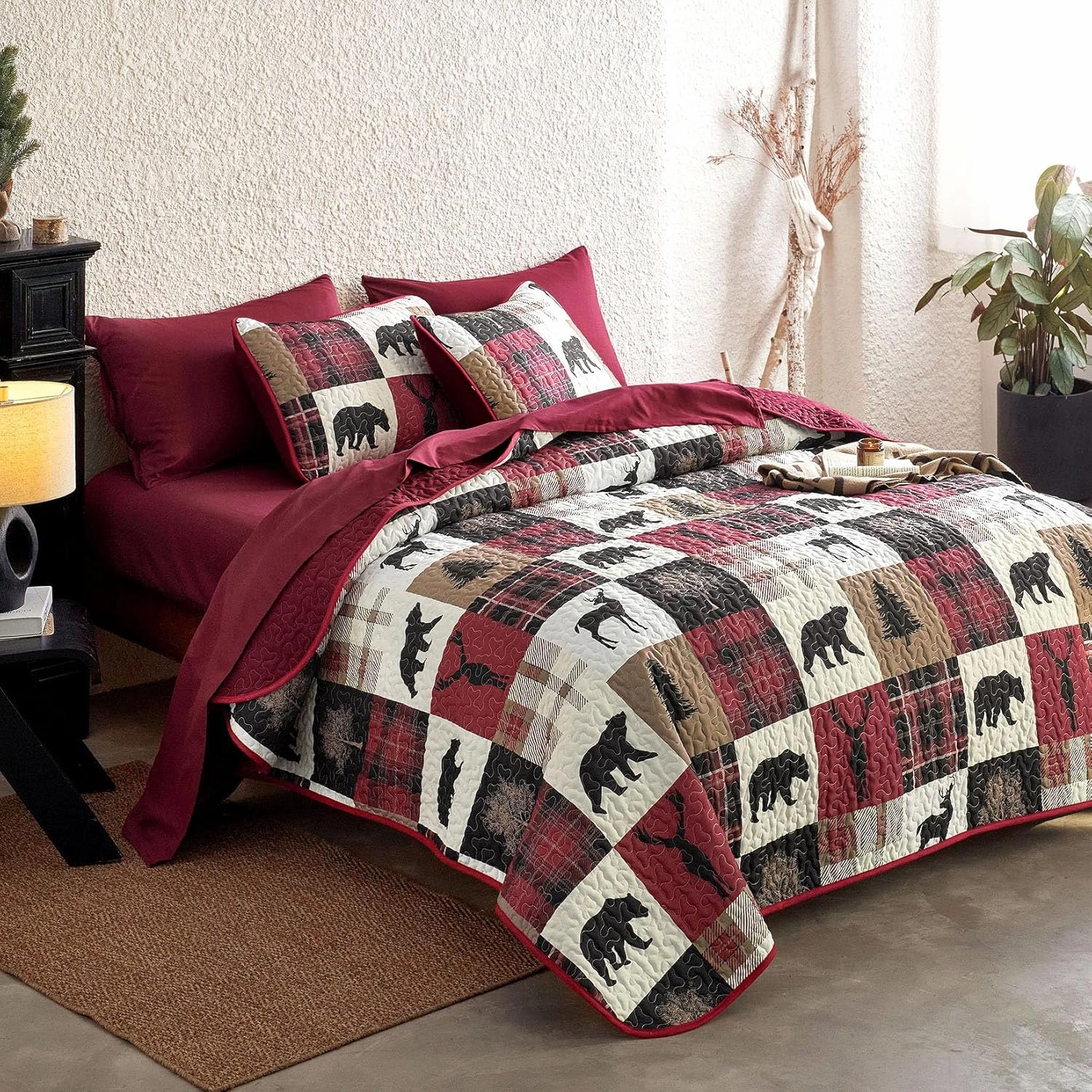 Wake In Cloud - Rustic Quilt Set, Cabin Lodge Christmas Bear Moose Deer Wildlife Western Patchwork Country, Reversible Lightweight Bedspread Coverlet, 3 Pieces, Burgundy Black, Twin/Twin XL Size
