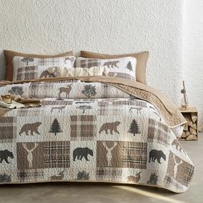 Wake In Cloud - Rustic Quilt Set, Cabin Lodge Christmas Bear Moose Deer Wildlife Western Patchwork Country, Reversible Lightweight Bedspread Coverlet, 3 Pieces, Tan Brown, King Size